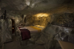 CAVE ROOMS