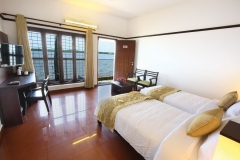 Grand Ayur Island-bed-room-lake-view