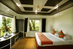 Vythiri-Resort-Luxury-Tree-House-Interior