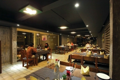 restaurant-woodnote-thekkady