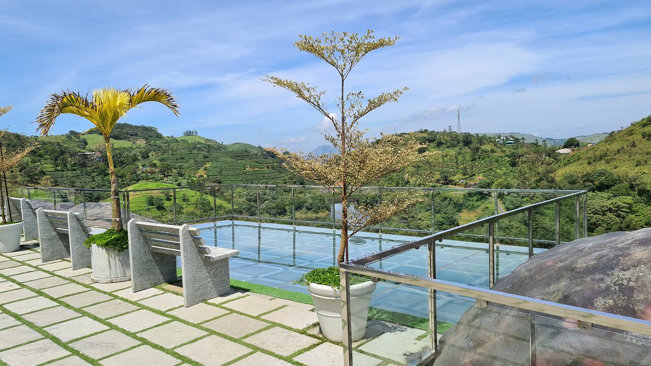 best luxury resort in vagamon