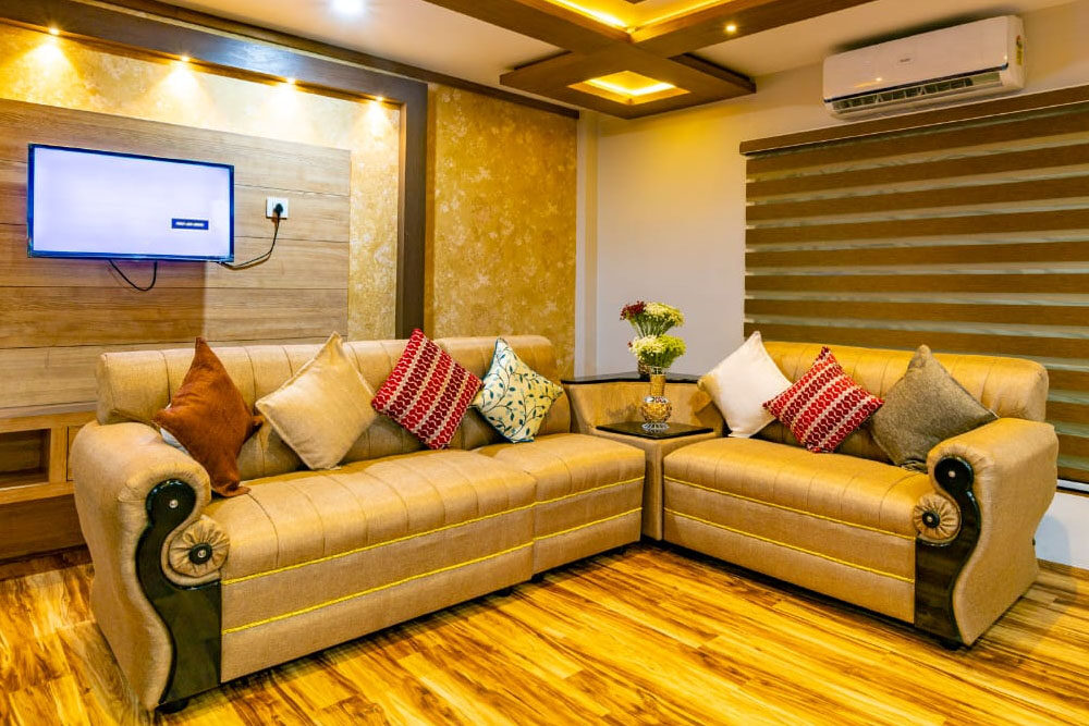 Luxury houseboat by Southern Panorama Cruises sailing through Kerala backwaters