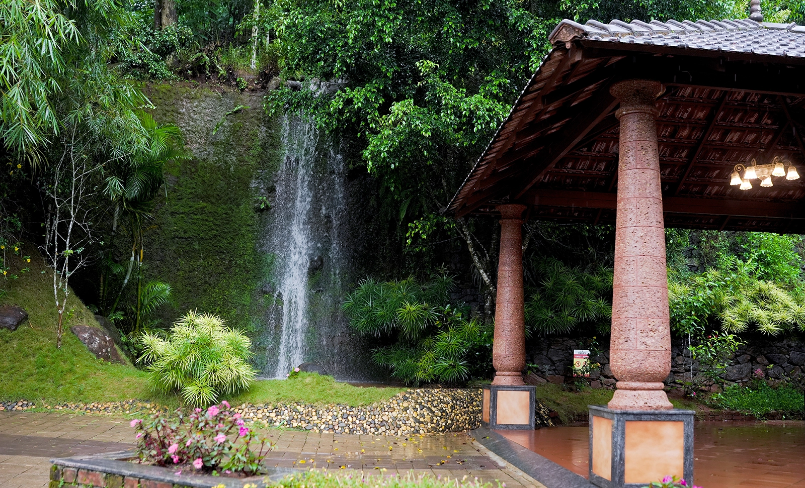Luxury stay experience at Indeevara Retreat Resort Wayanad surrounded by lush hills and greenery