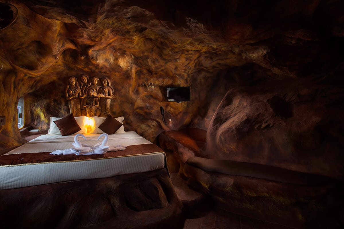 Luxury cave room at Foggy Knolls Resort, the best resort in Vagamon with modern amenities and scenic hill views.